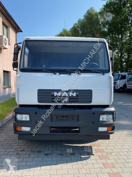 Lastbil MAN 18-225