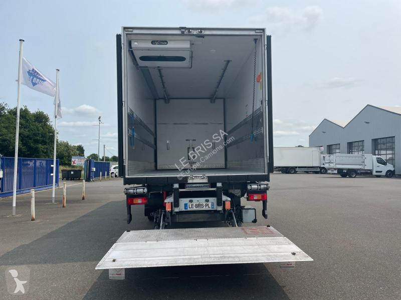Camion Renault  D WIDE 320