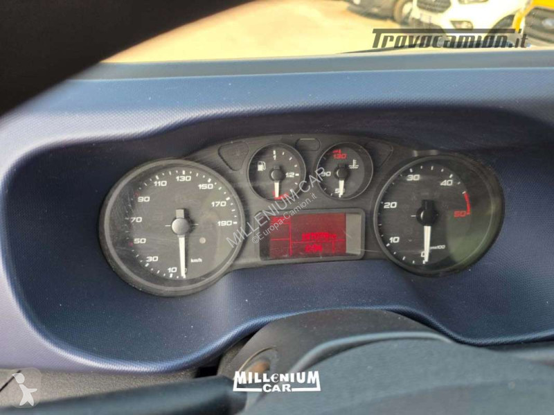 Veicolo commerciale Iveco 35-14 FURGONE 4,40...