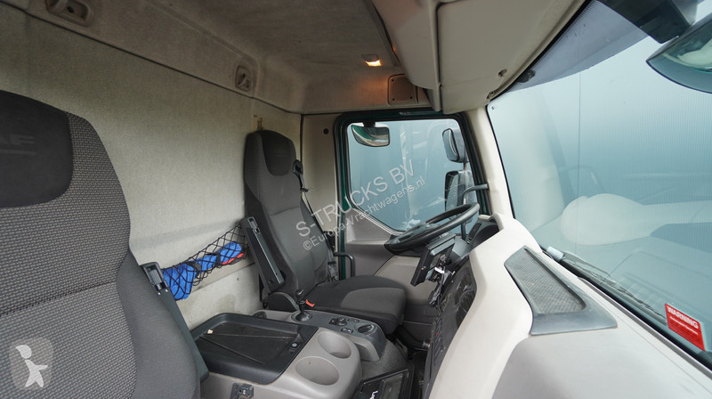 Camion DAF 250 4X2 FRIGO TRUCK WITH CARRIER
