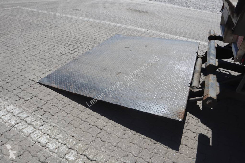Kamion Scania P -230 Curtainsider/Plane/Gardin