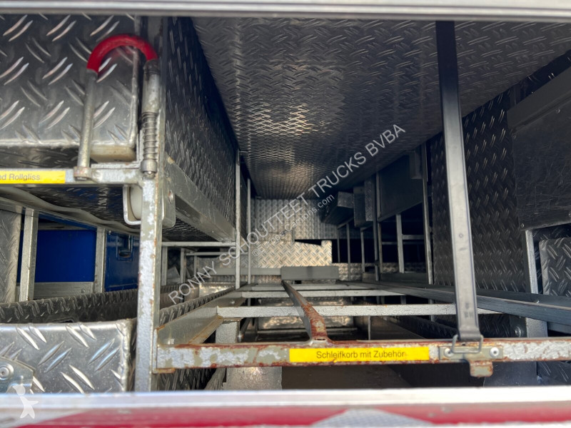 Vrachtwagen  120-23 AW 4x4 Doka 120-23 AW 4x4...