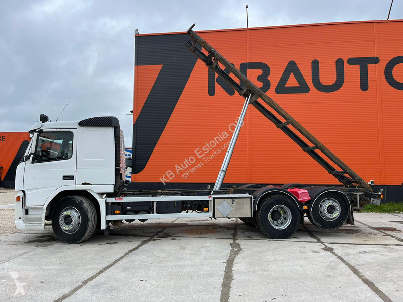 Camión Volvo 6x2*4 HYDRAULICS / CHASSIS L=6875 mm