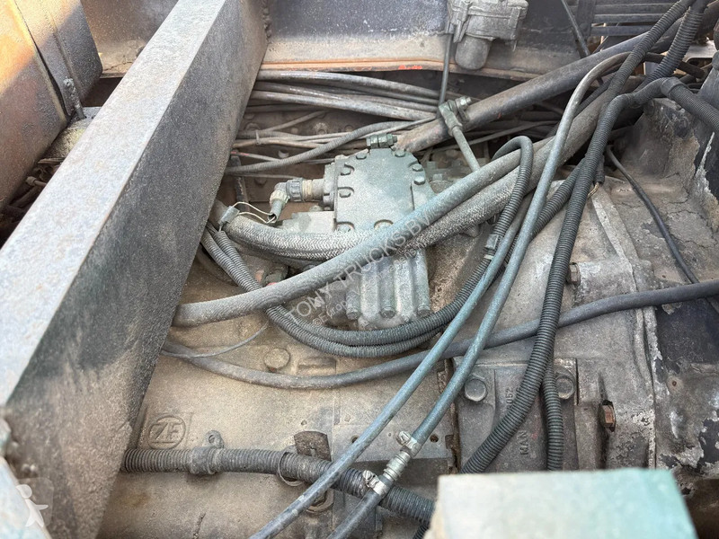 Camion MAN 35.372 8X4 Tipper Spring/Spring Z...