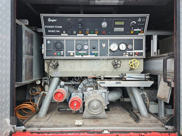 Kamion Unimog 4x4 DOKA Tanklöschfahrzeug Feuerwehr
