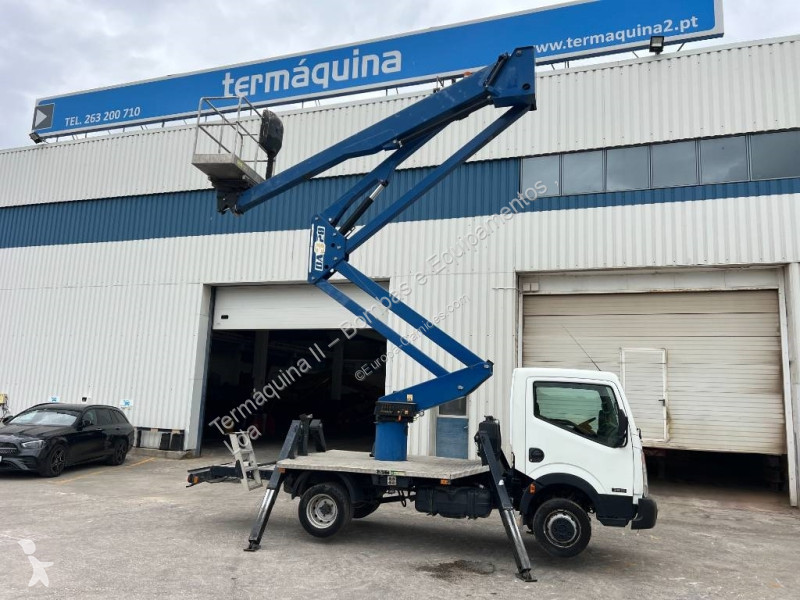 Camion Nissan CABSTAR 35.11
