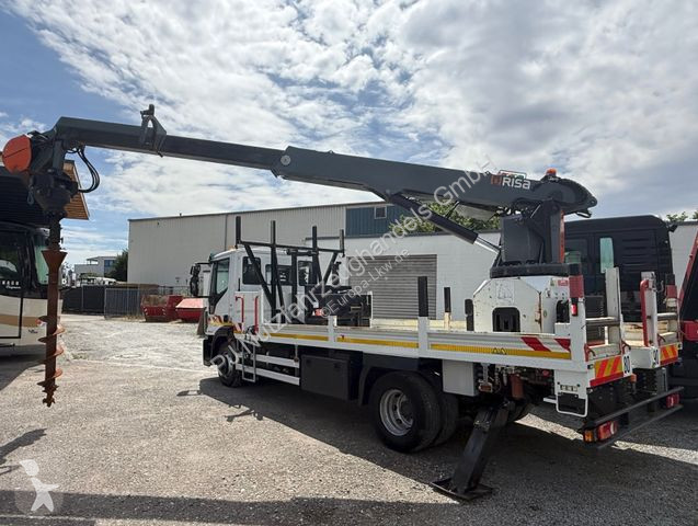 Bore-, hamre-, skæremaskine Iveco 140-250 RISA...
