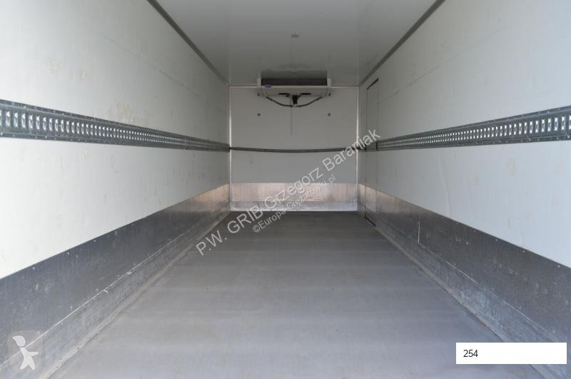 Camion Mitsubishi FUSO CANTER 7C15 REFRIGERATOR...