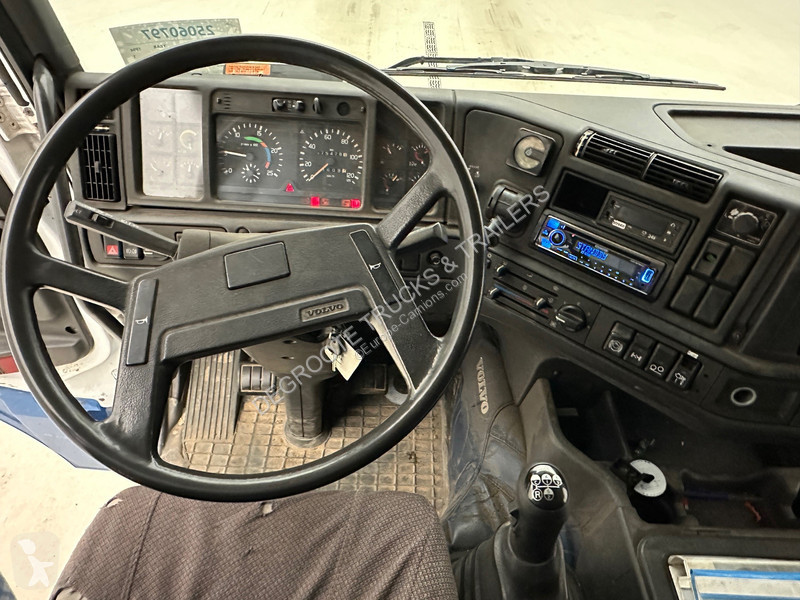 Camion Volvo 360 - 6x2