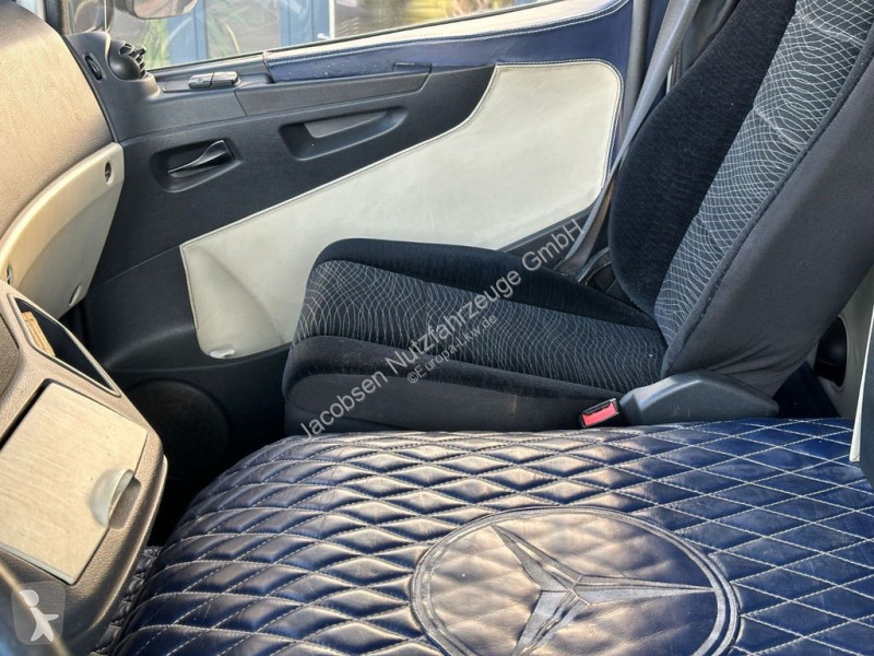 Kamion Mercedes 824