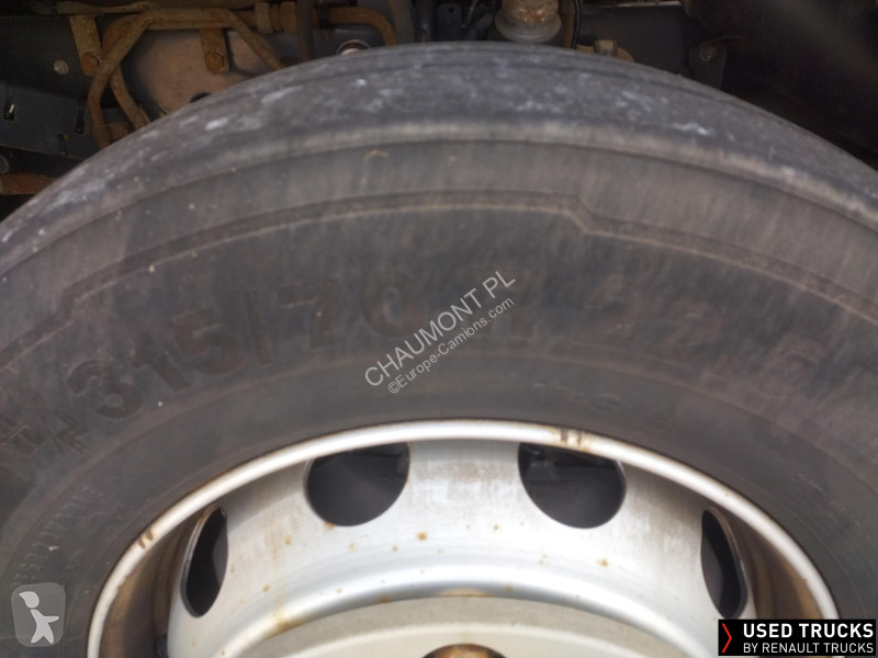Kamion Renault D Wide