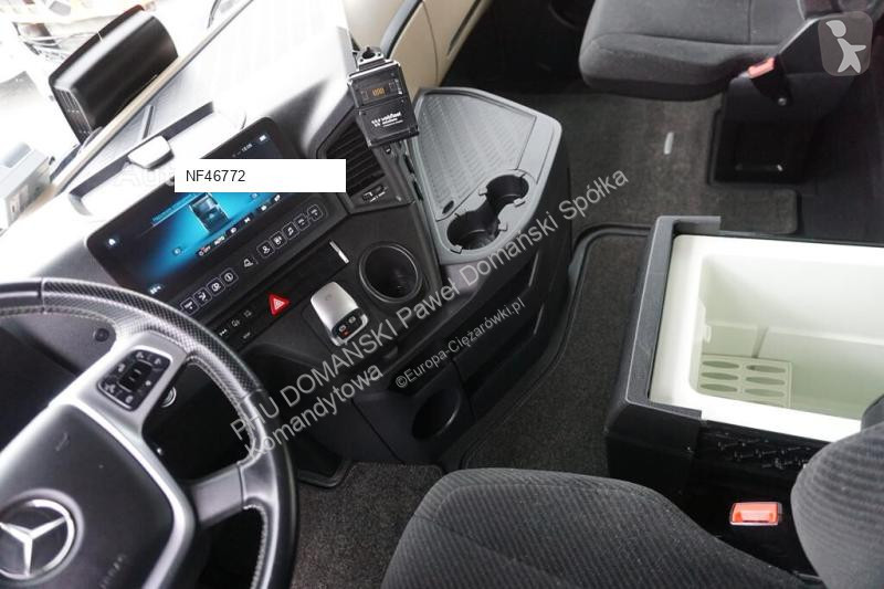 Kamion s návěsem Mercedes / TANDEM