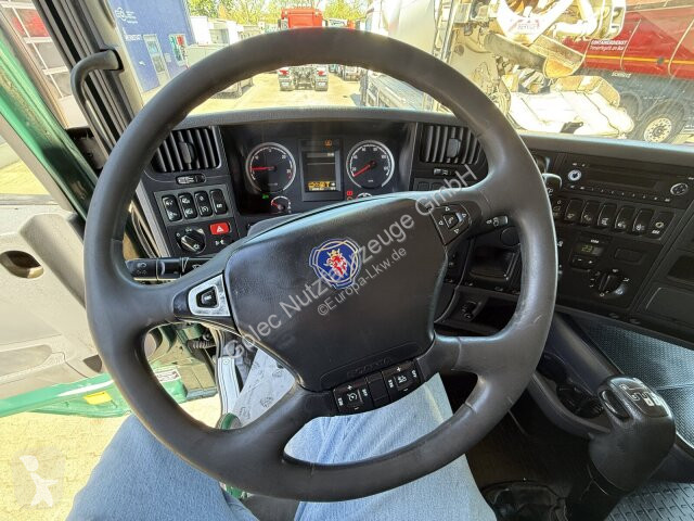 شاحنة Scania R560 6x4 Holztransport Kran...