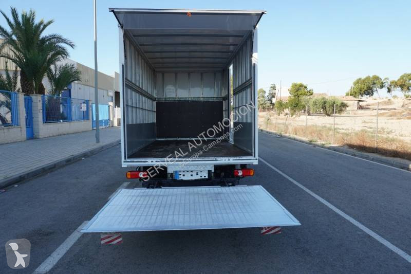 Camion Nissan