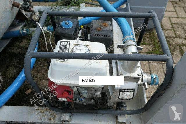 Vrachtwagen  Tankaufbau mit Pumpe. 10m³. 3 Kammern
