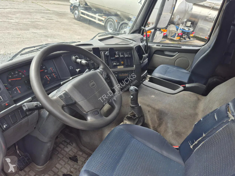 Camion Volvo 400 18000L FUEL/CARBURANT - 5 COMP...