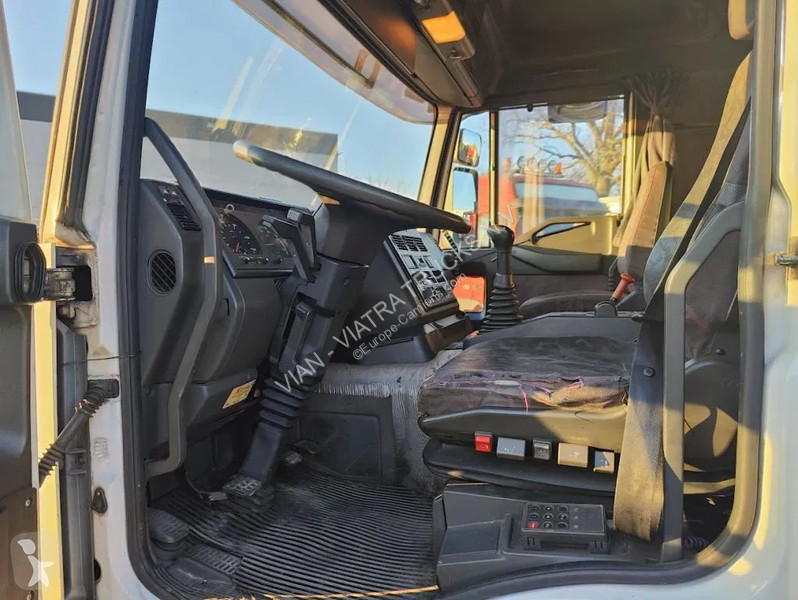 Camion Iveco 190 E 31 P 4X2 Semi-Tautliner