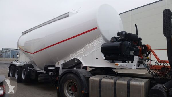 شاحنة  Flour tank trailer
