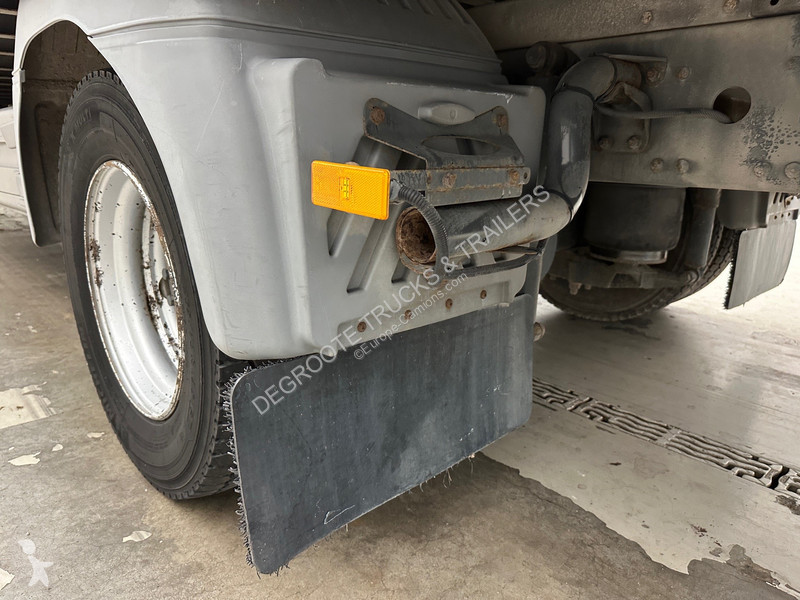 Vrachtwagen Mercedes 1218
