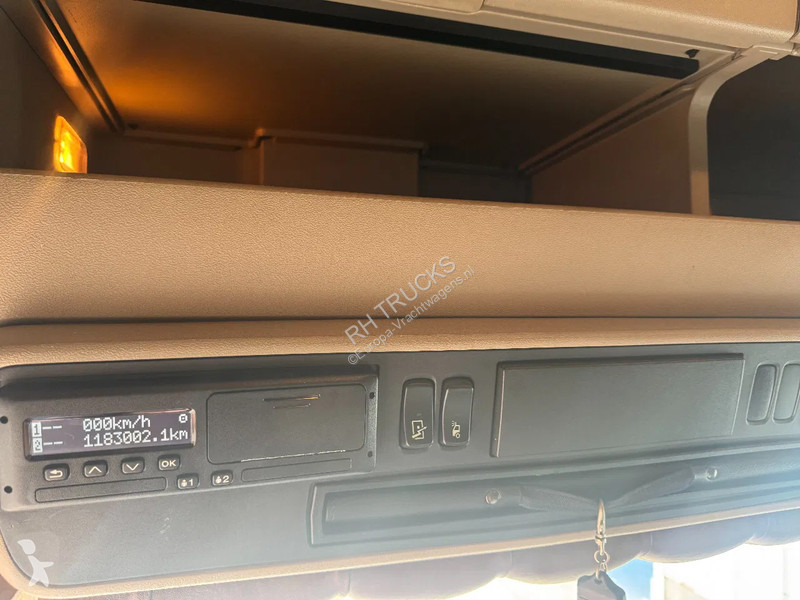 Vrachtwagen Scania 6X2 EURO6 + VAN ECK HANGER