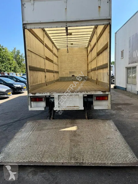 Camión MAN 12 - 220C