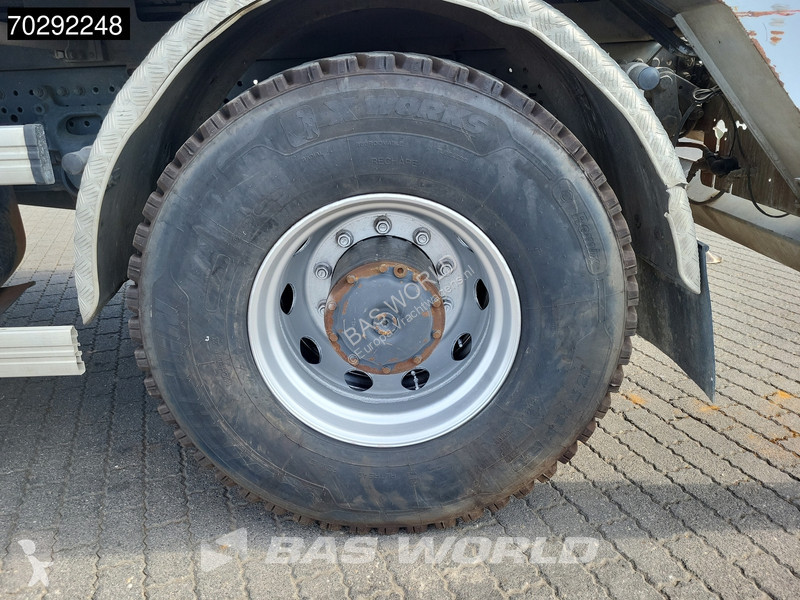 Kamion Mercedes 1948 4X2 14tons skiploader...