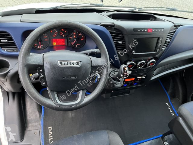 Camião Iveco 70C18 Tiefkühlkoffer mit Ladebordwand