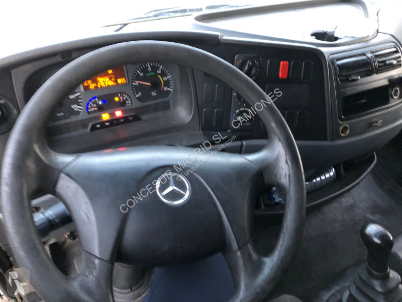 Kamion Mercedes  1218