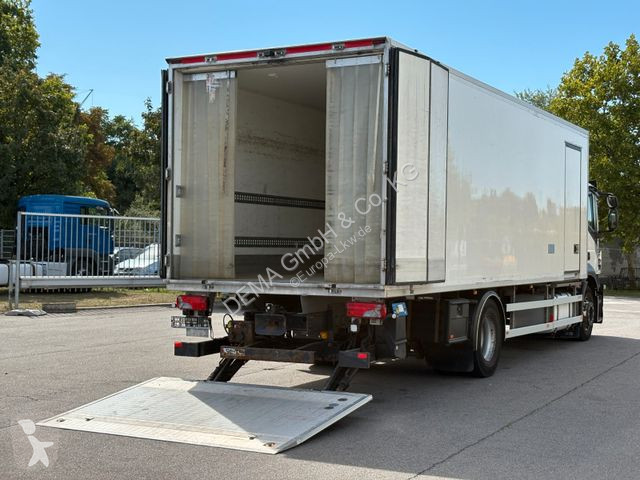 Kamion Iveco...