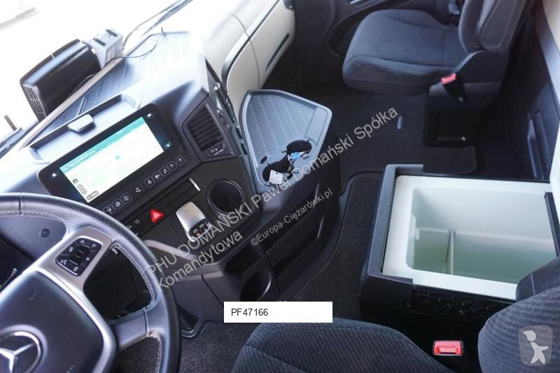 Kamion s návěsem Mercedes / TANDEM