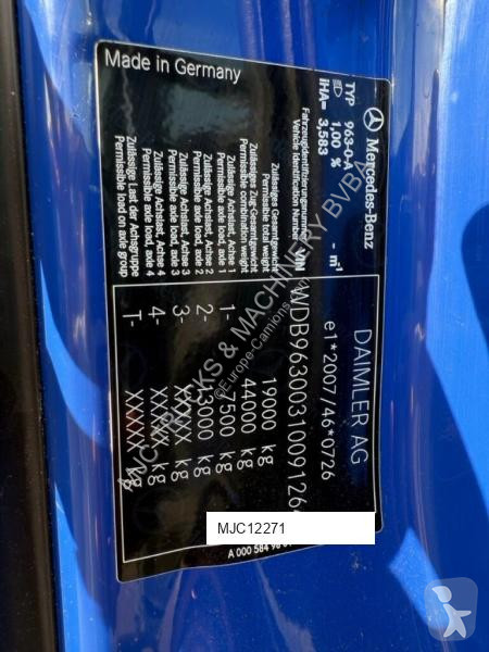 Kamion Mercedes AROCS + CARRIER + LAMBERET BOX...