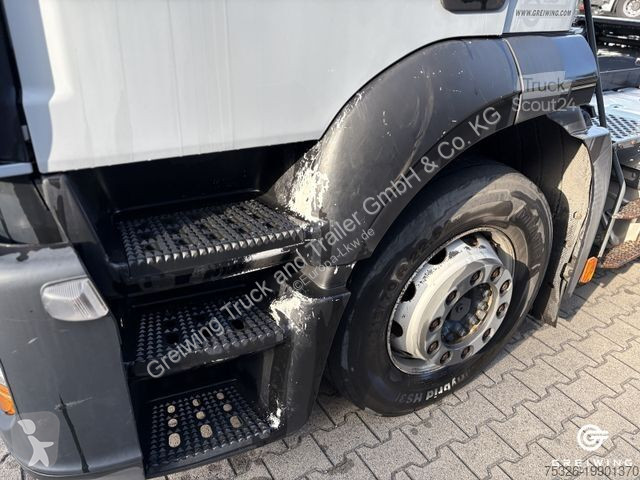 Camião Iveco AD 440 S 33 T/P