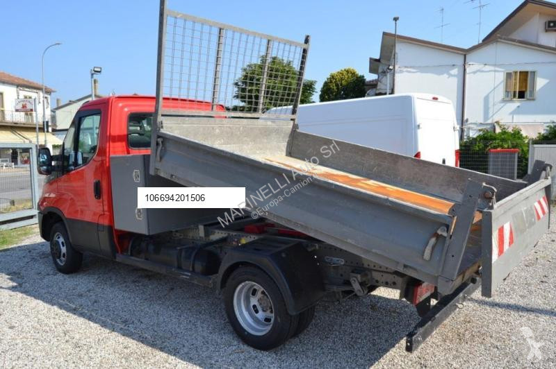 Véhicule utilitaire Iveco 35C13 2.3 CASSONE...