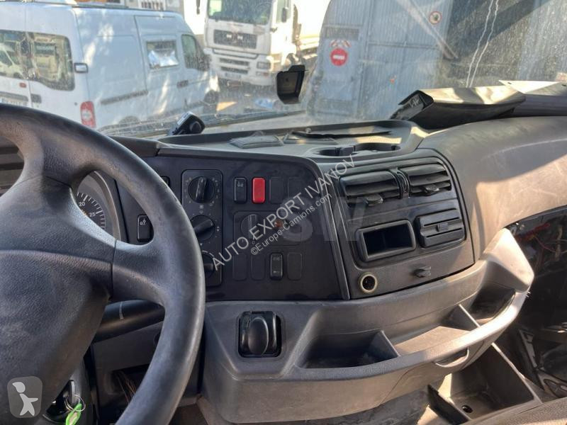 Kamion Mercedes AXOR PLATEAU GRUE