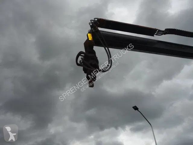 Camion Volvo 310 hmf15 ton crane