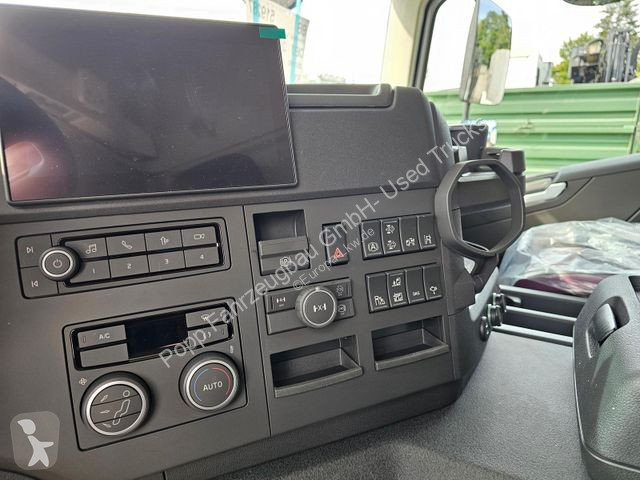 Kamion Volvo 460 8x4...