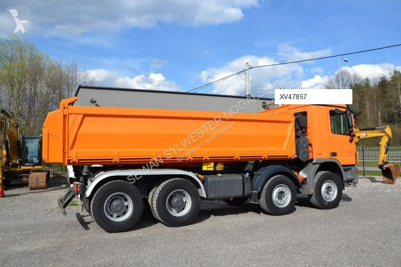 Teherautó Mercedes ACTROS 3241