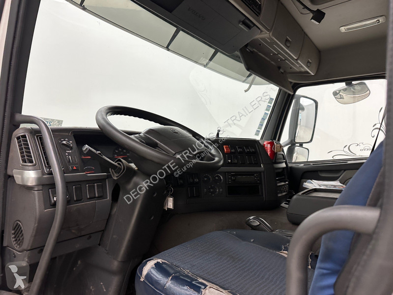 شاحنة Volvo 300 - 6x2