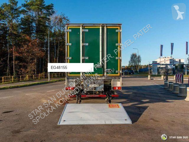 شاحنة Mercedes AROCS 1830 4x4 refrigerated camper
