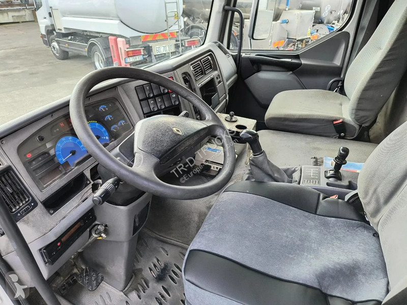 شاحنة Renault 220 8000L FUEL / CARBURANT TANK -...