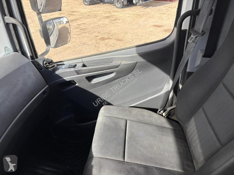 شاحنة Mercedes 1218