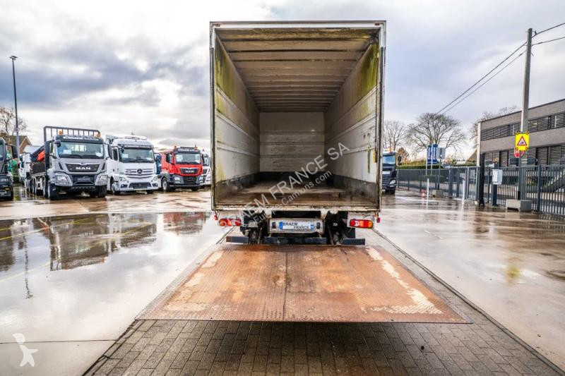 شاحنة Renault MIDLUM (16T)+ DHOLLANDIA 2T