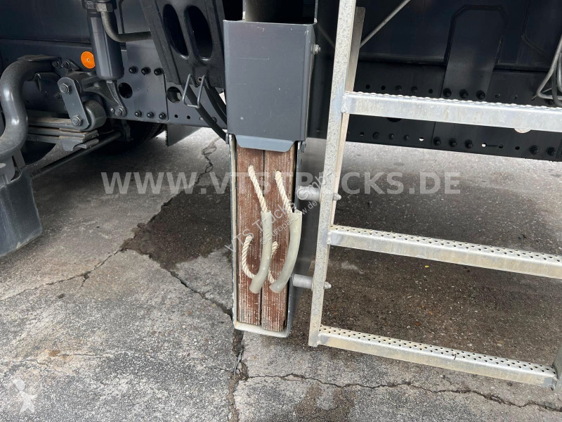 شاحنة Mercedes 1223 4x2 Böcker-Dachdeckerkran