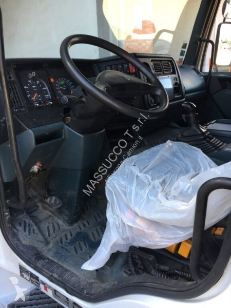 شاحنة Renault 4X2