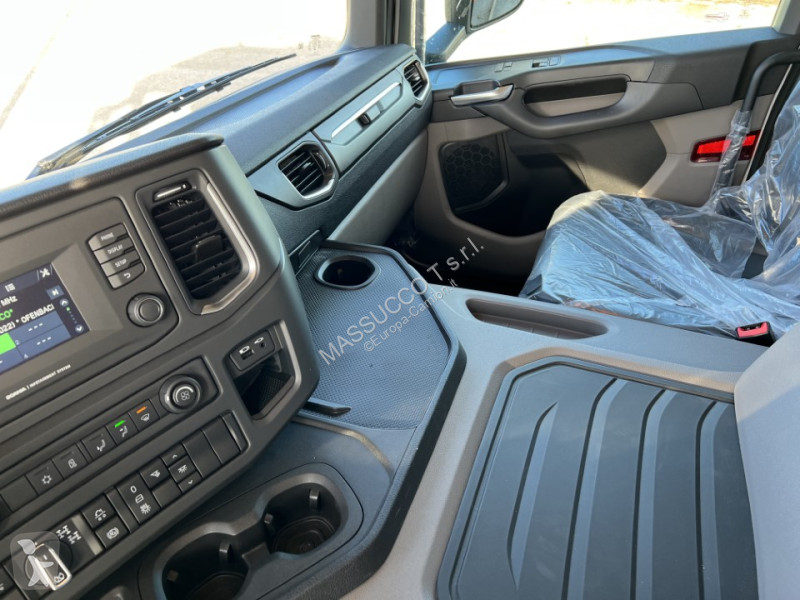 شاحنة Scania P500 XT 8X4