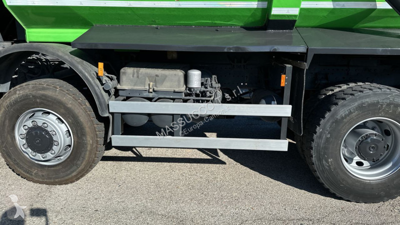 شاحنة Mercedes benz  4146 AKN 8X8