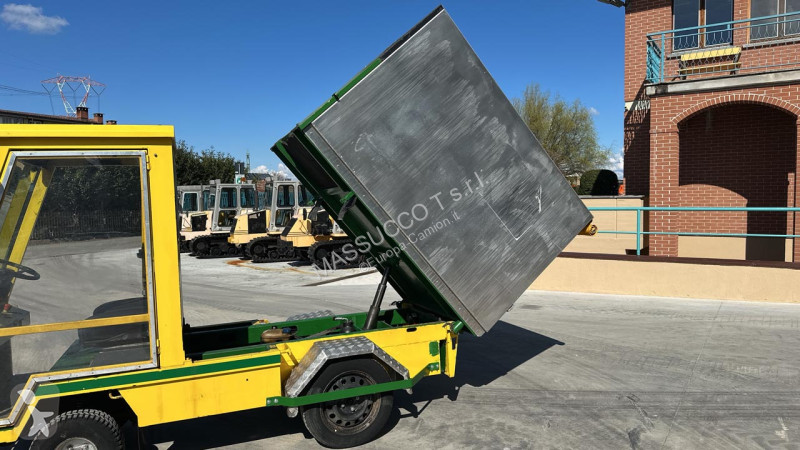 شاحنة Schmitz Cargobull MK 1700E 4X2
