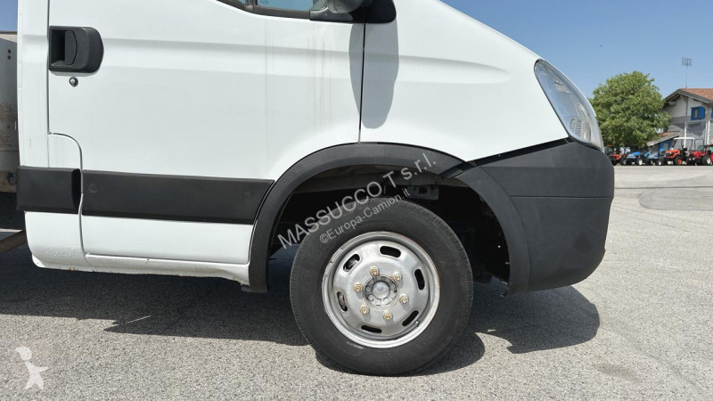 شاحنة Iveco DAILY 35C13 4x2