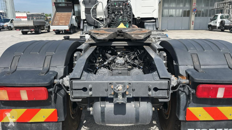 شاحنة Volvo FMX420 4x4