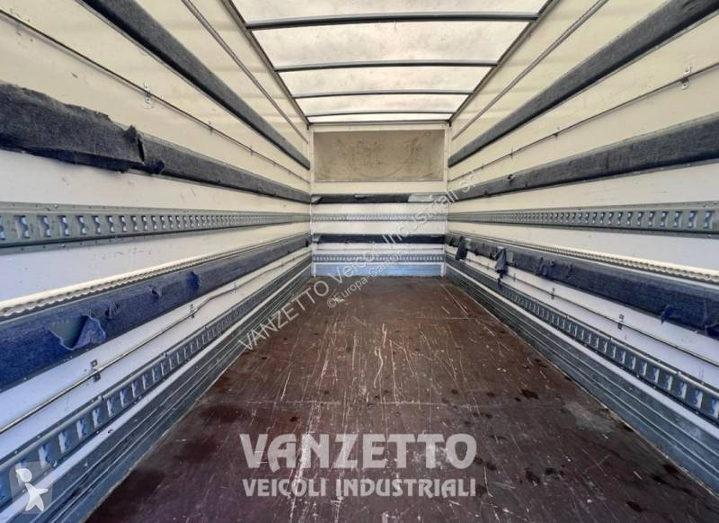 شاحنة Iveco